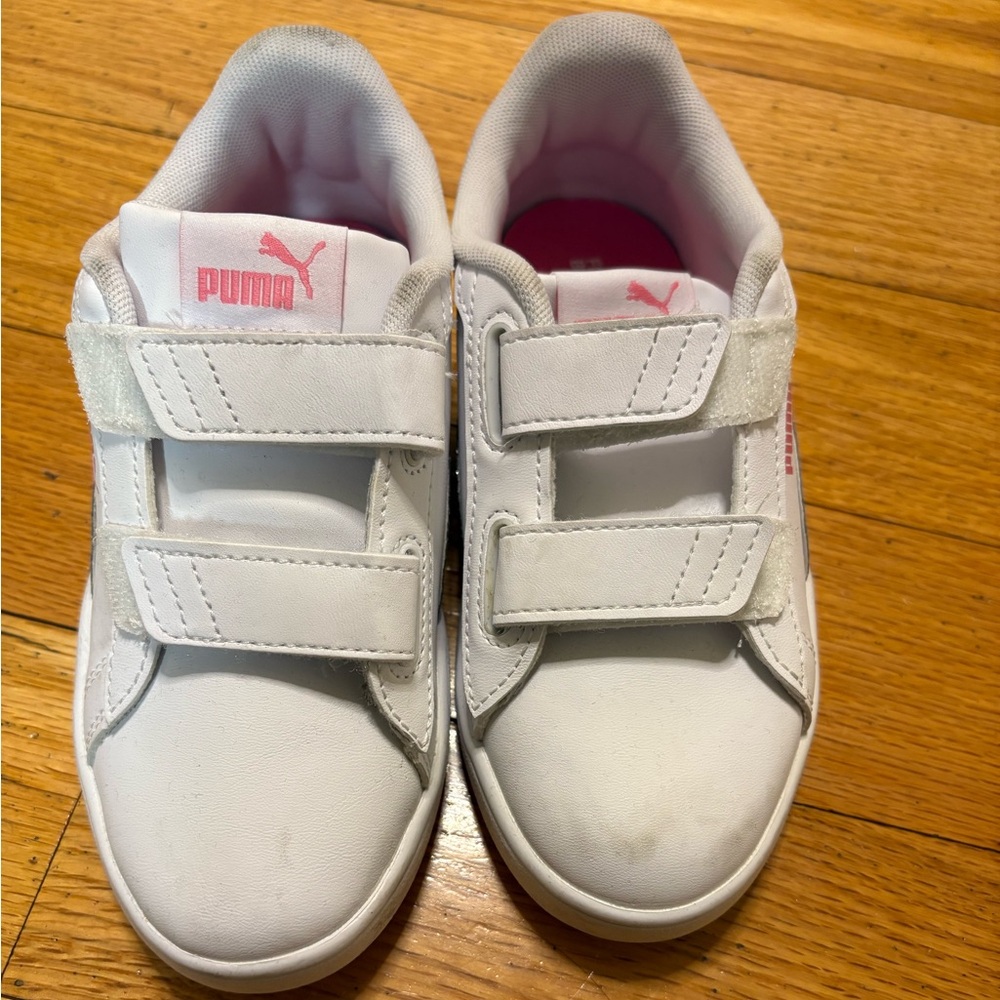 Puma Kids Sneakers in White with Pink Highlights
